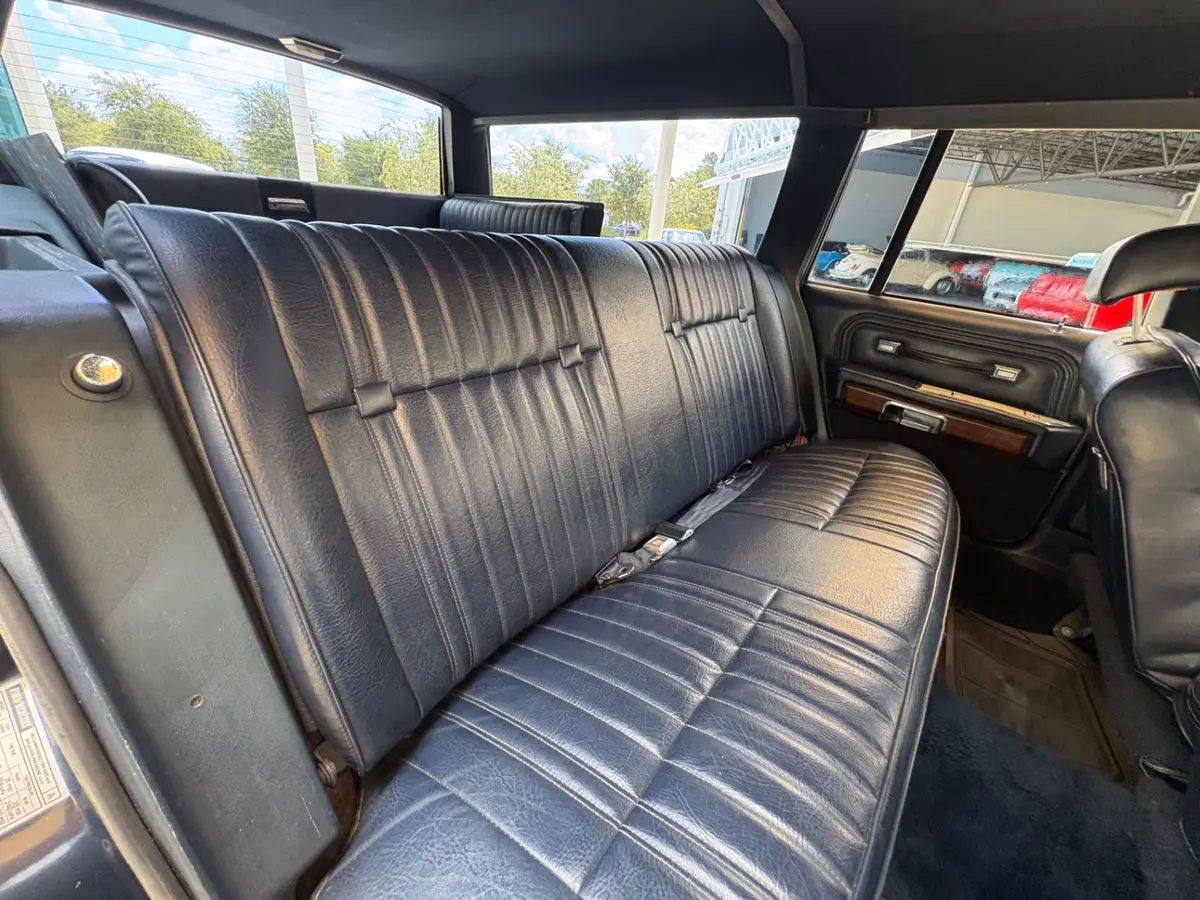 Vehicle photo 42