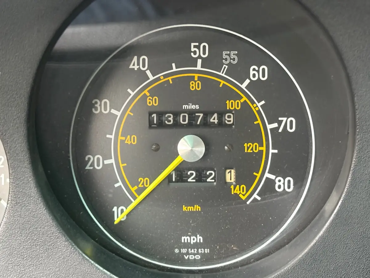 Vehicle photo 23
