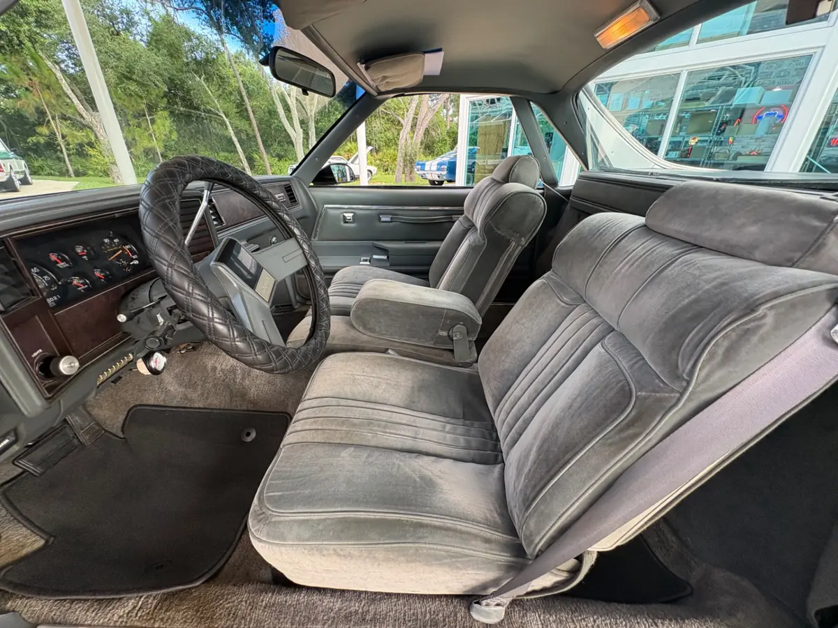 Vehicle photo 31