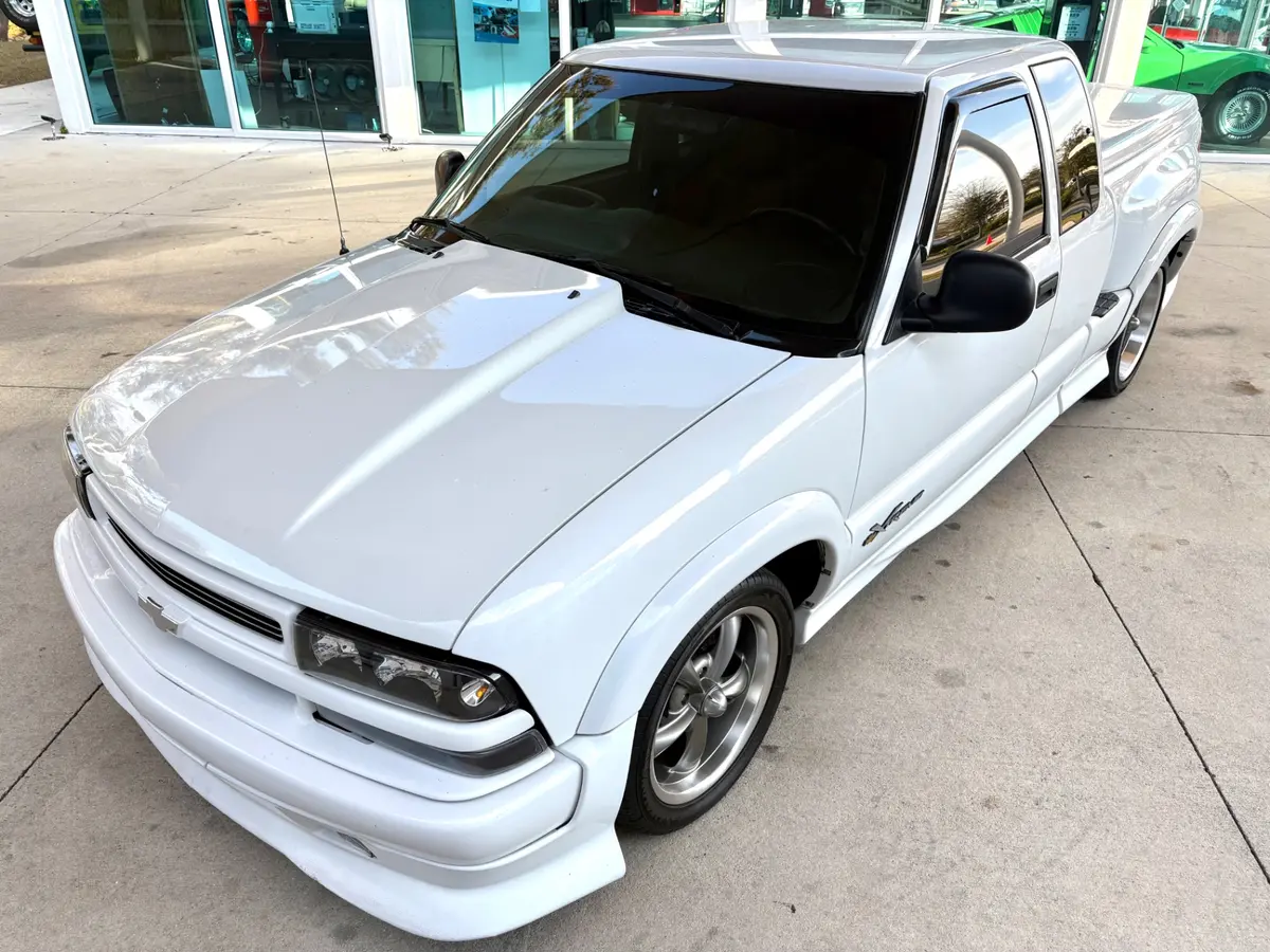 Vehicle photo 21