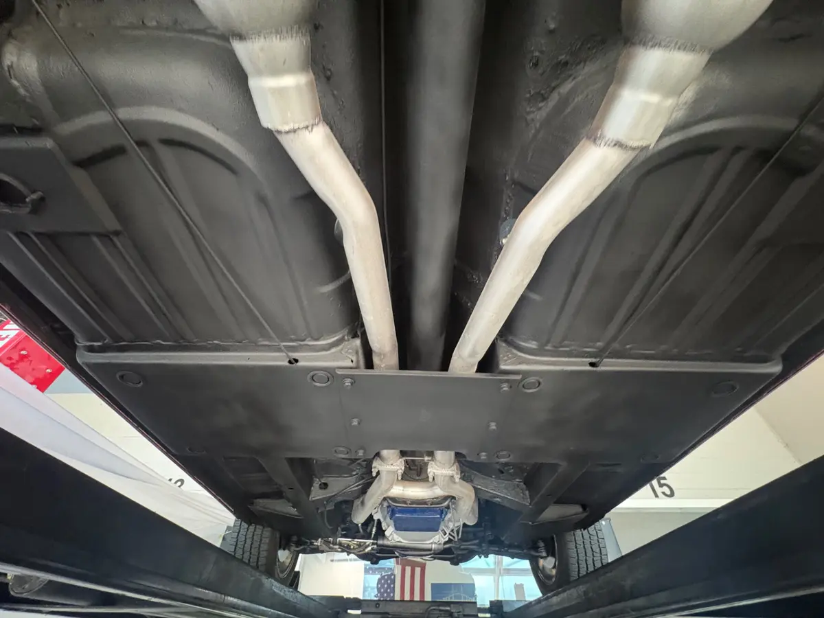 Vehicle photo 54