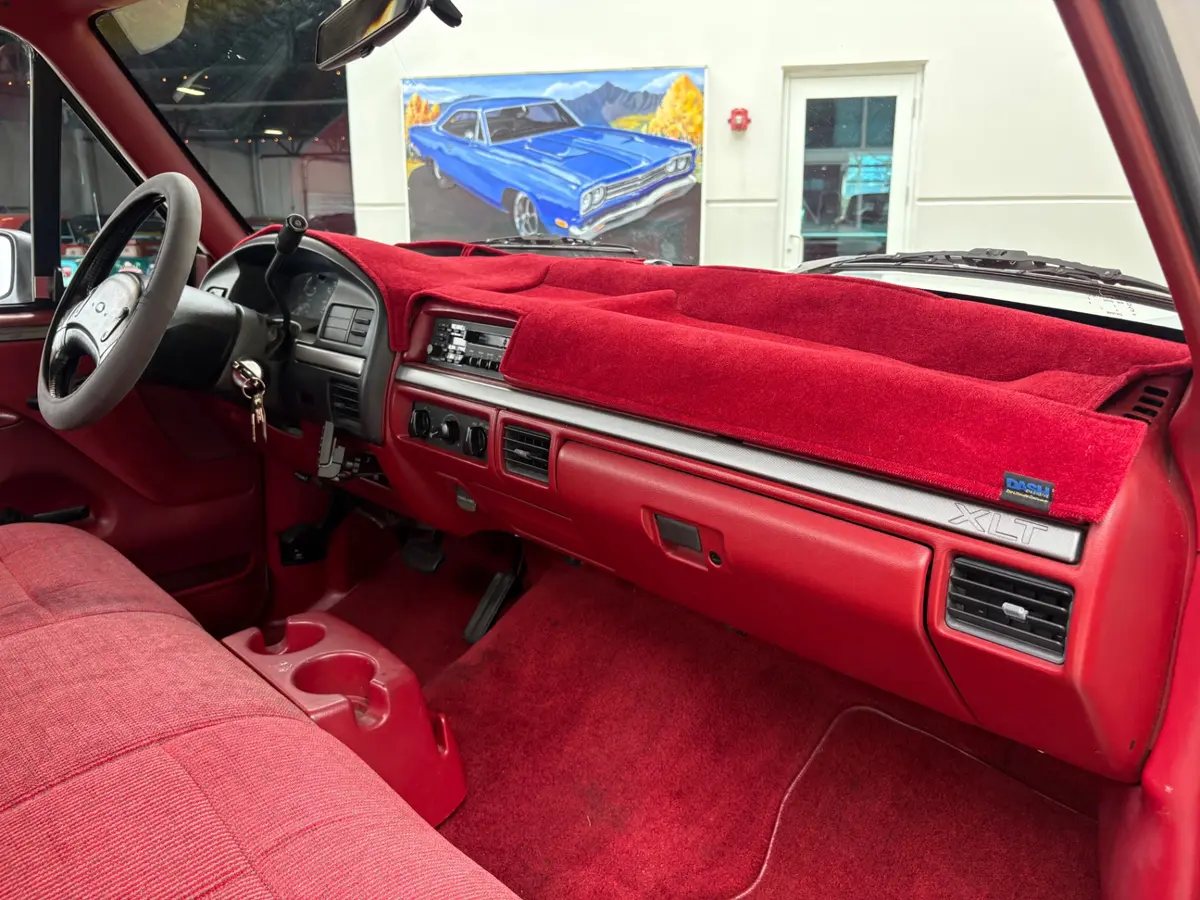 Vehicle photo 37