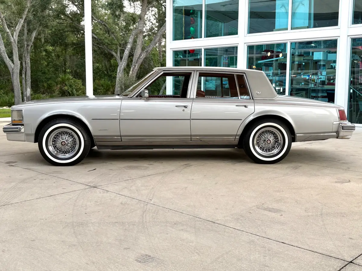 Vehicle photo 13