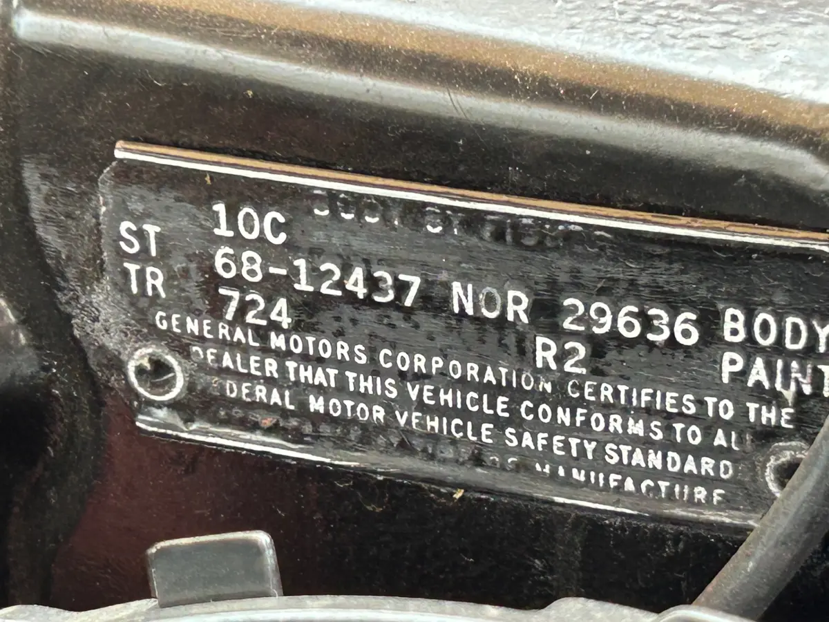 Vehicle photo 25