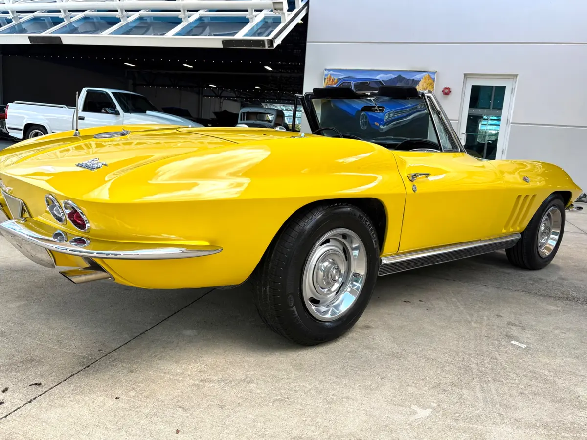 Vehicle photo 16
