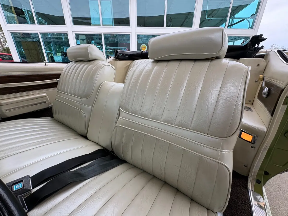 Vehicle photo 42