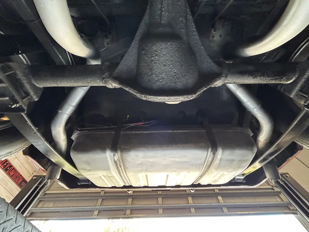 Vehicle photo 54