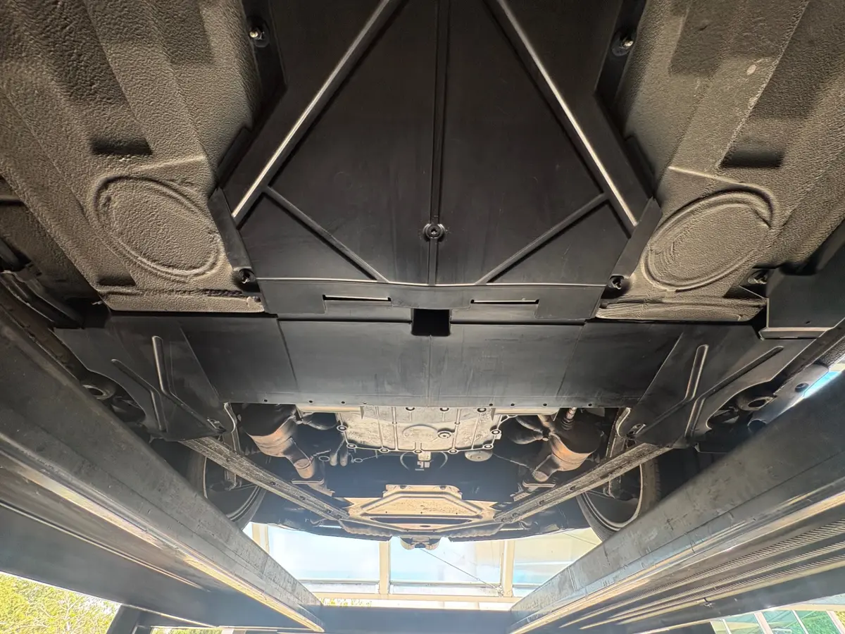 Vehicle photo 53