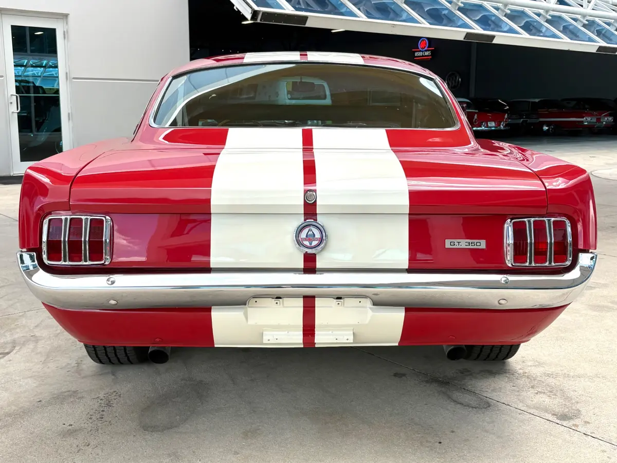 Vehicle photo 7