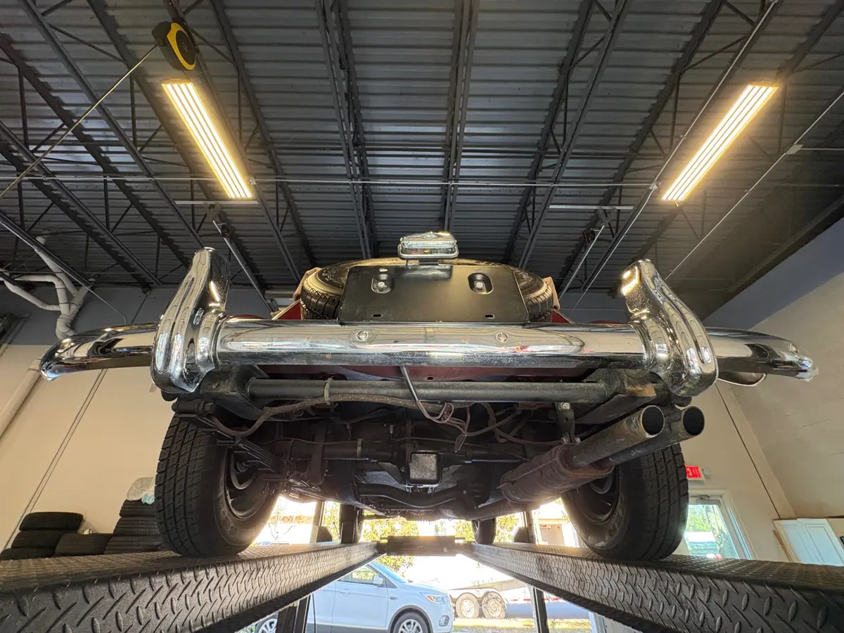 Vehicle photo 42
