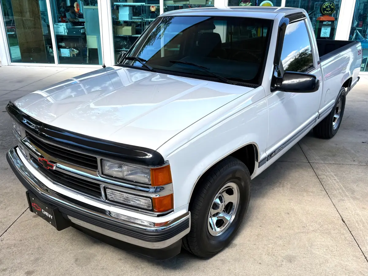 Vehicle photo 21