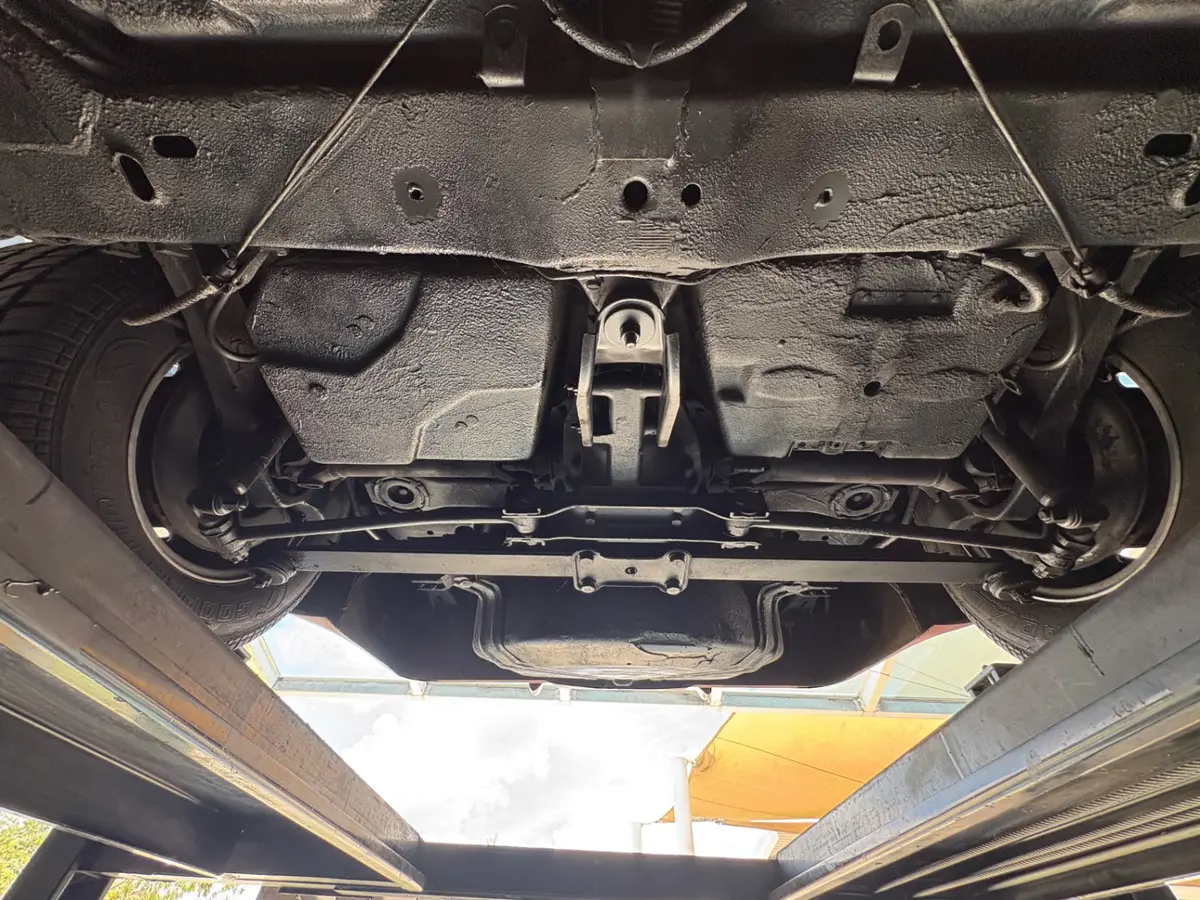 Vehicle photo 61