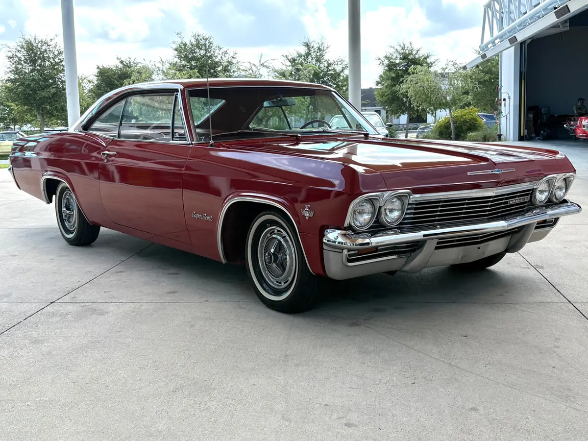 Vehicle photo 4