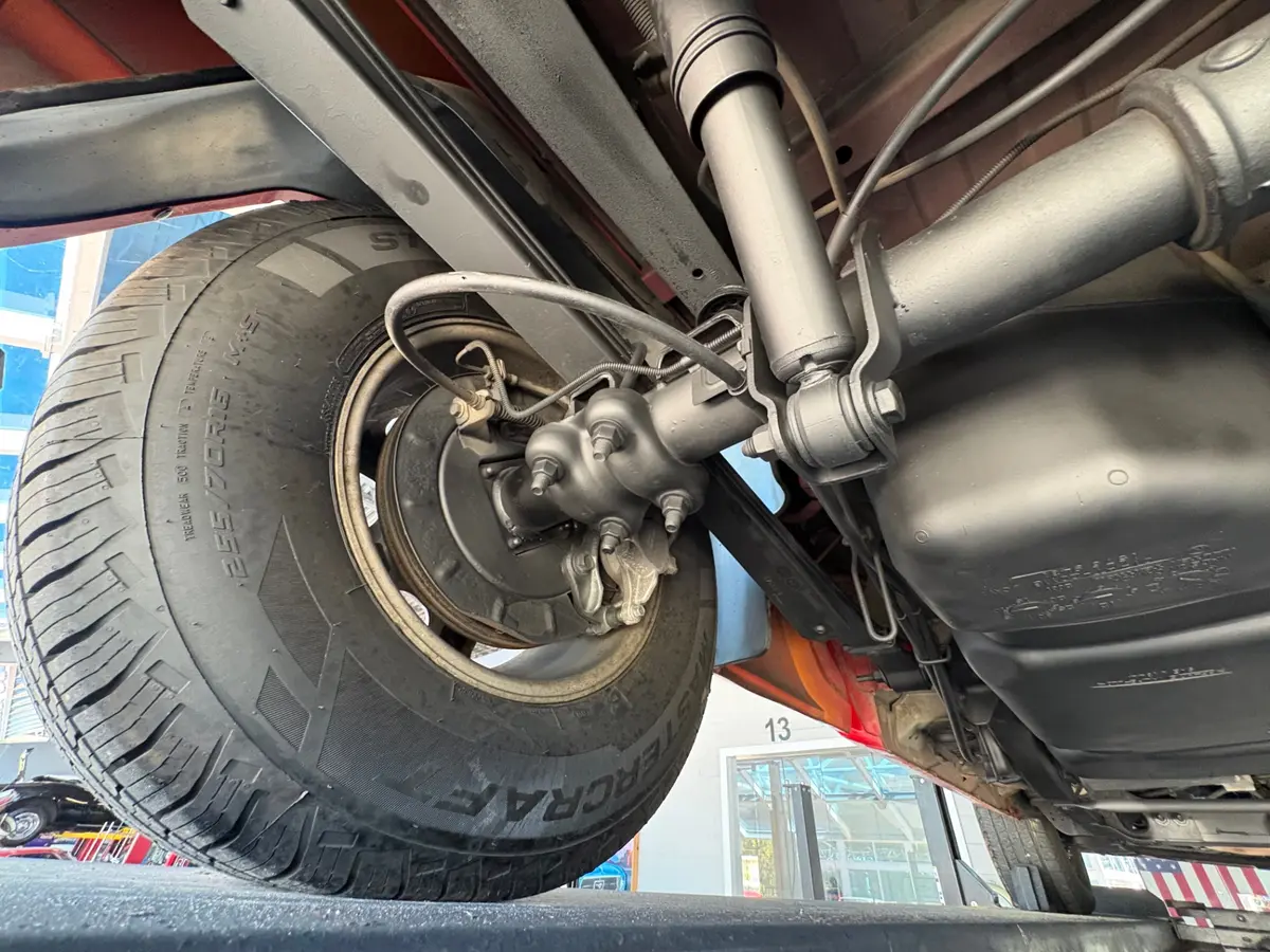 Vehicle photo 40