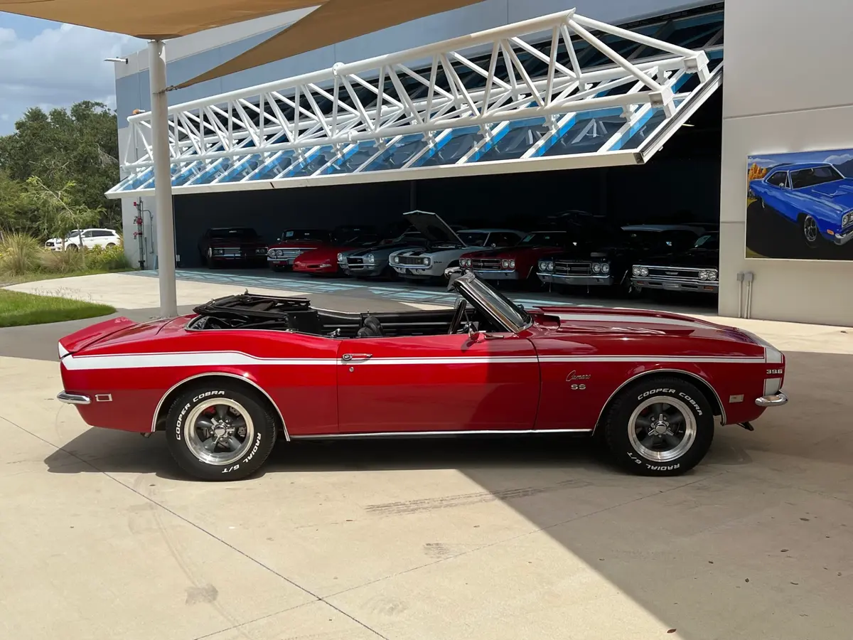 Vehicle photo 11