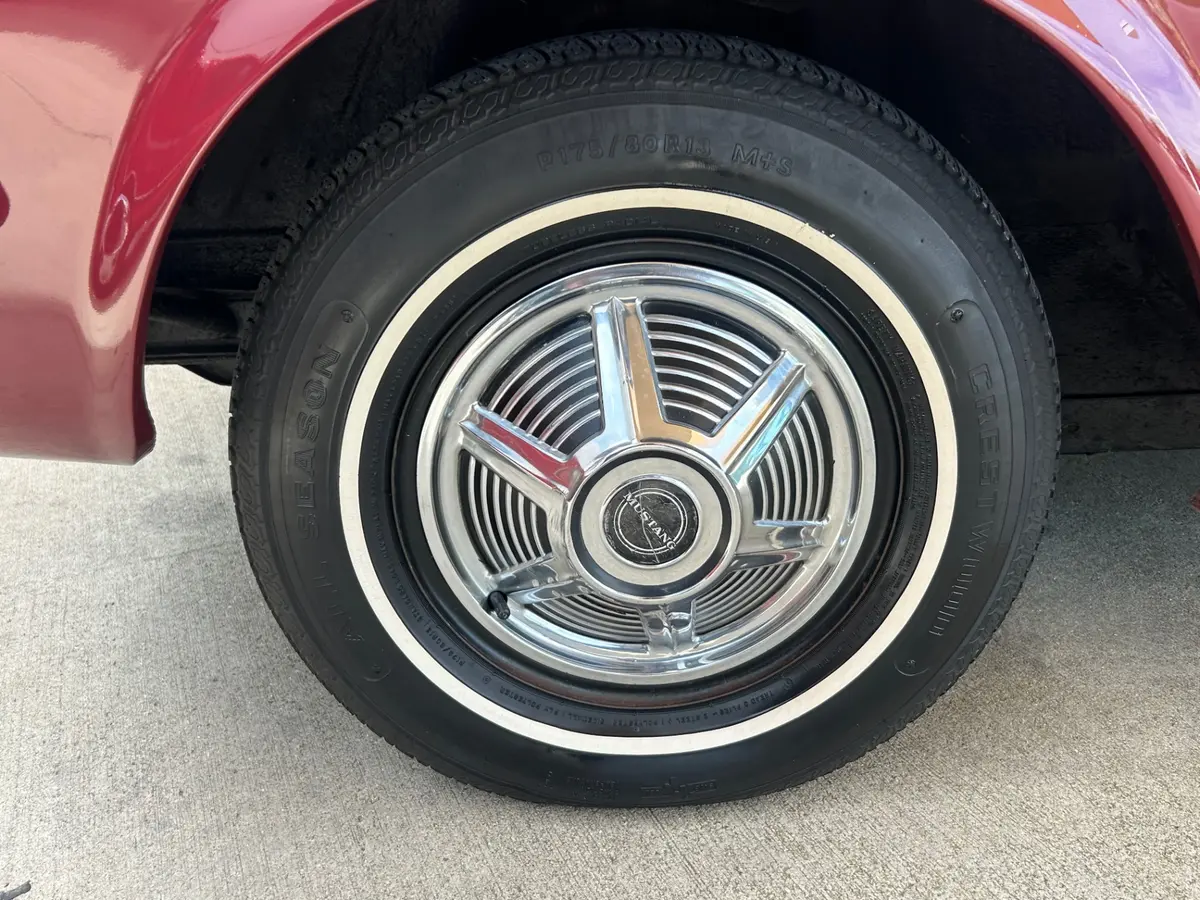 Vehicle photo 10