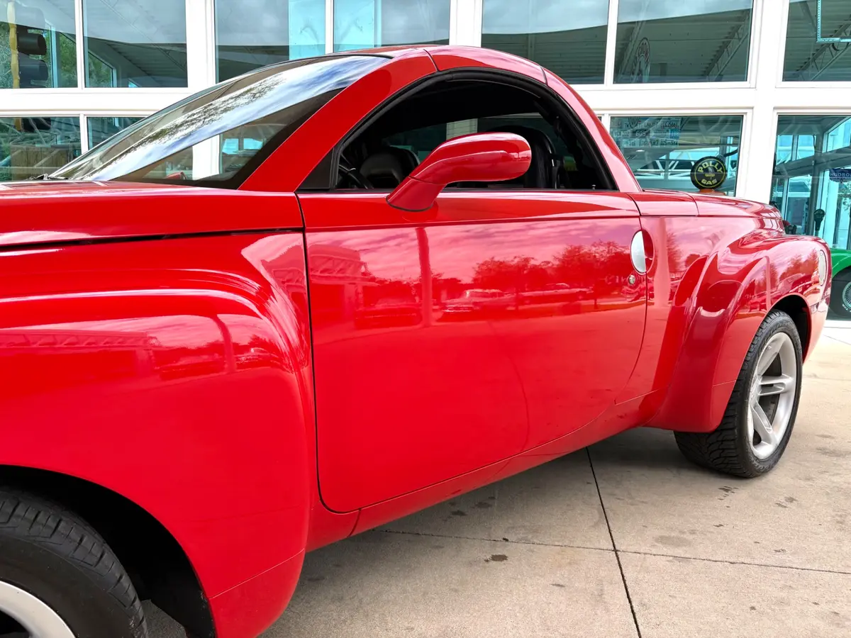Vehicle photo 14