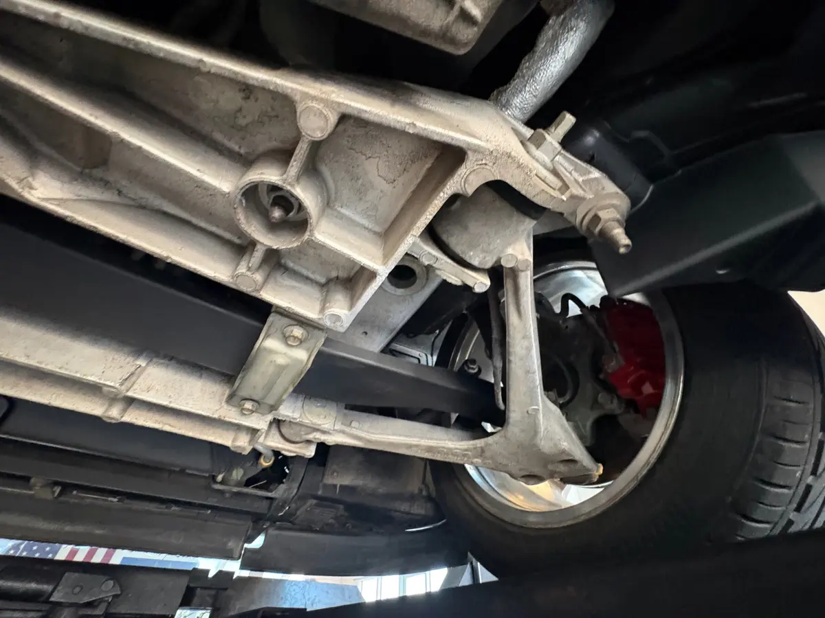 Vehicle photo 54