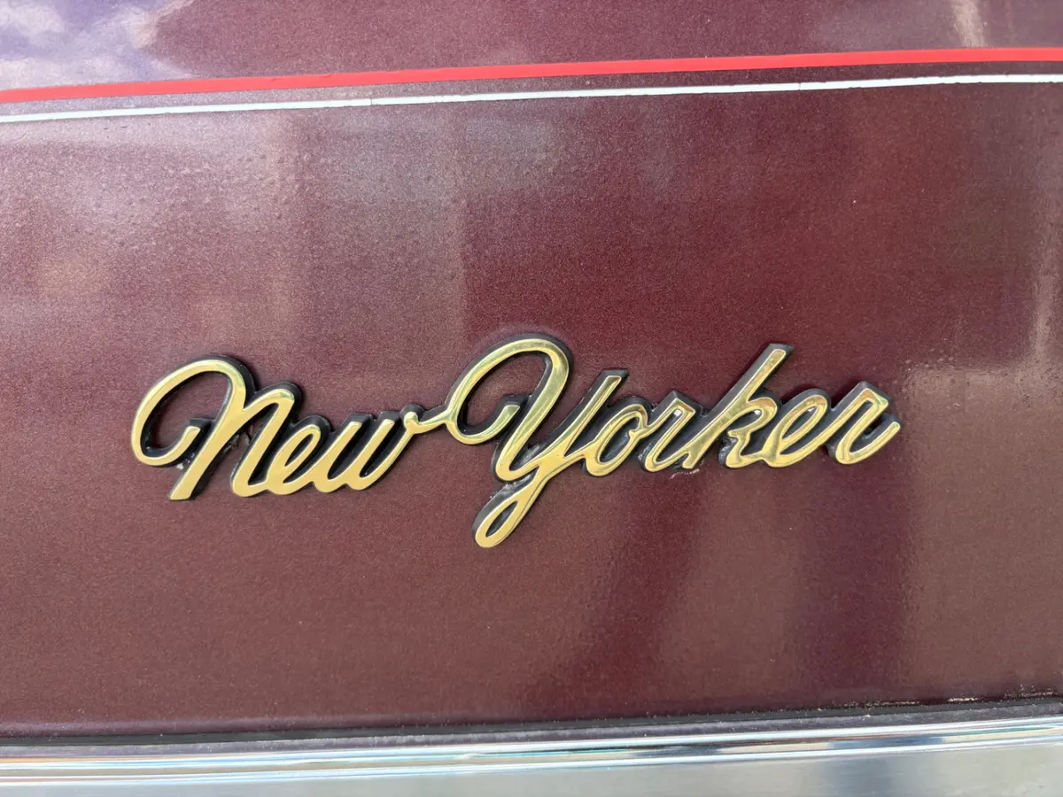 Vehicle photo 23
