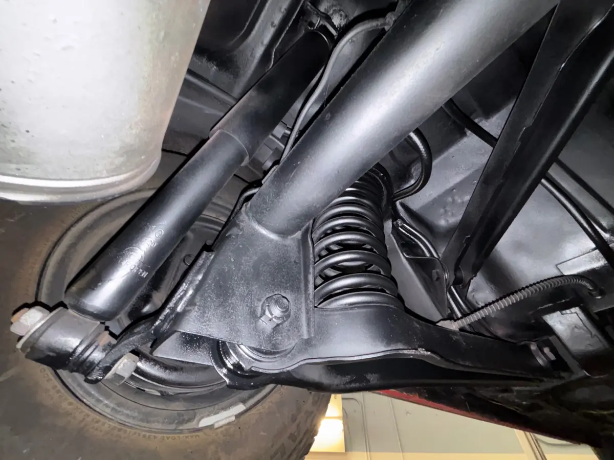 Vehicle photo 36