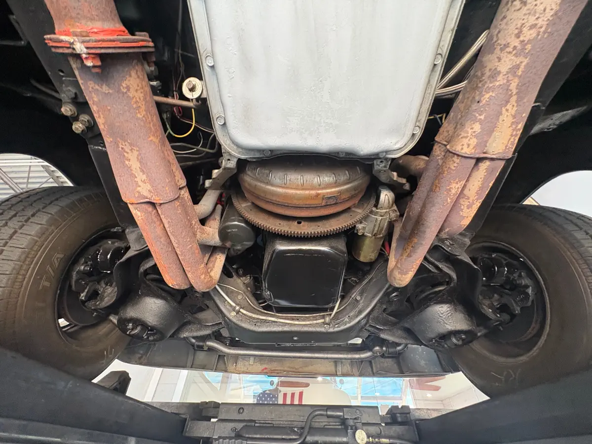 Vehicle photo 46