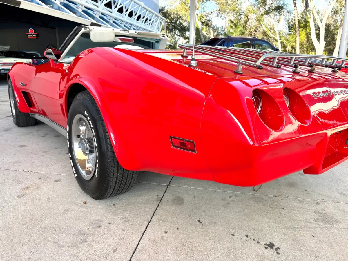 Vehicle photo 15