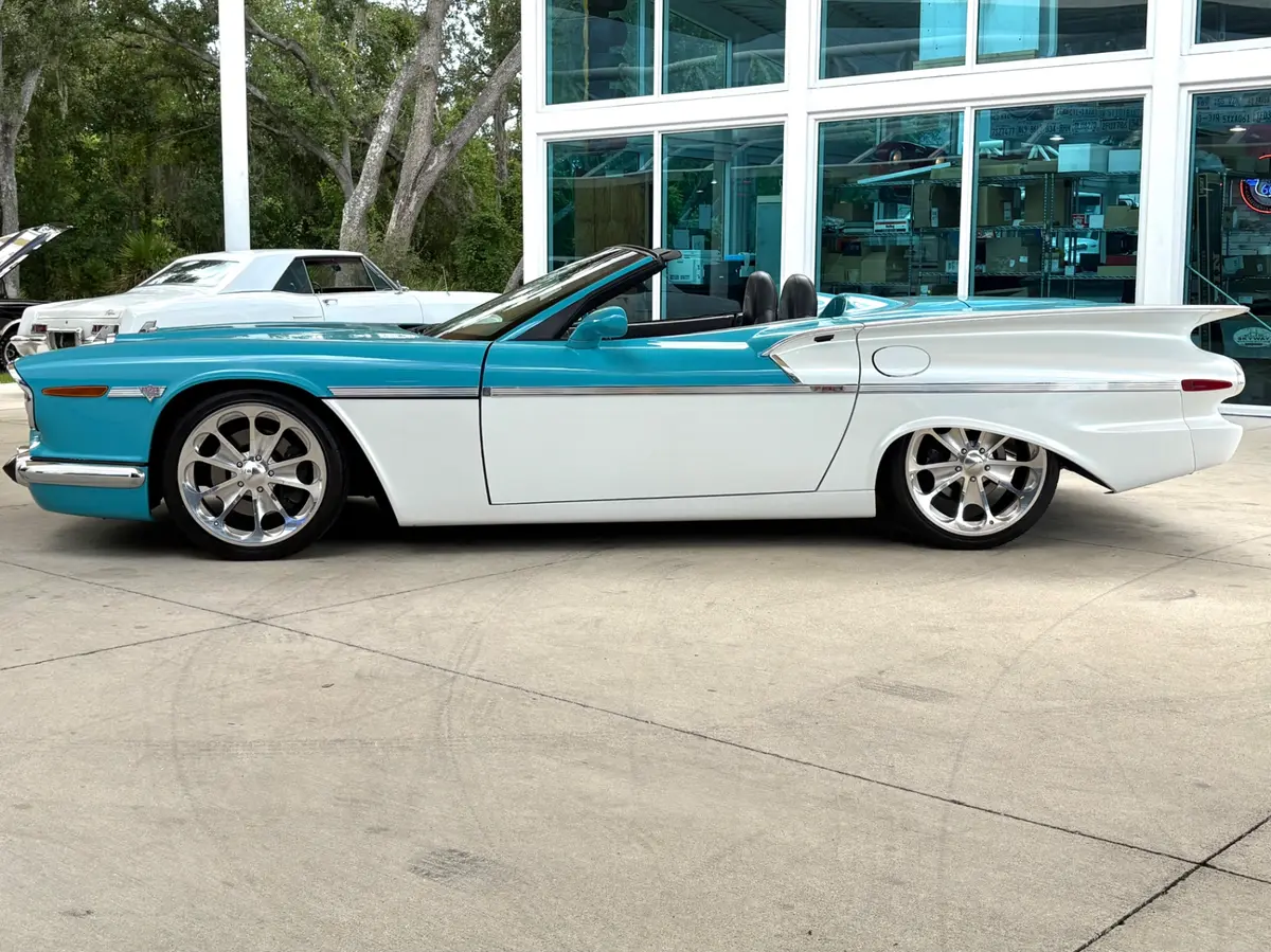 Vehicle photo 10