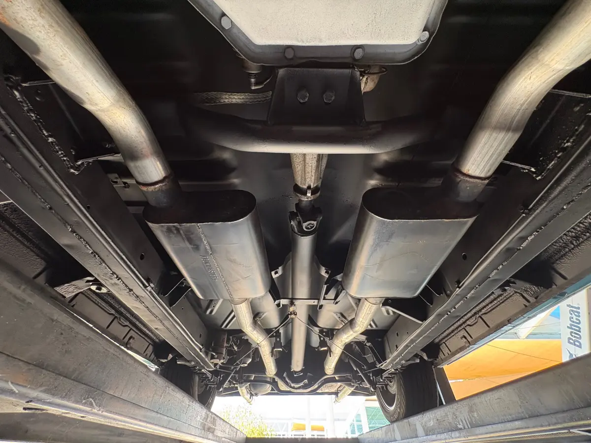 Vehicle photo 54