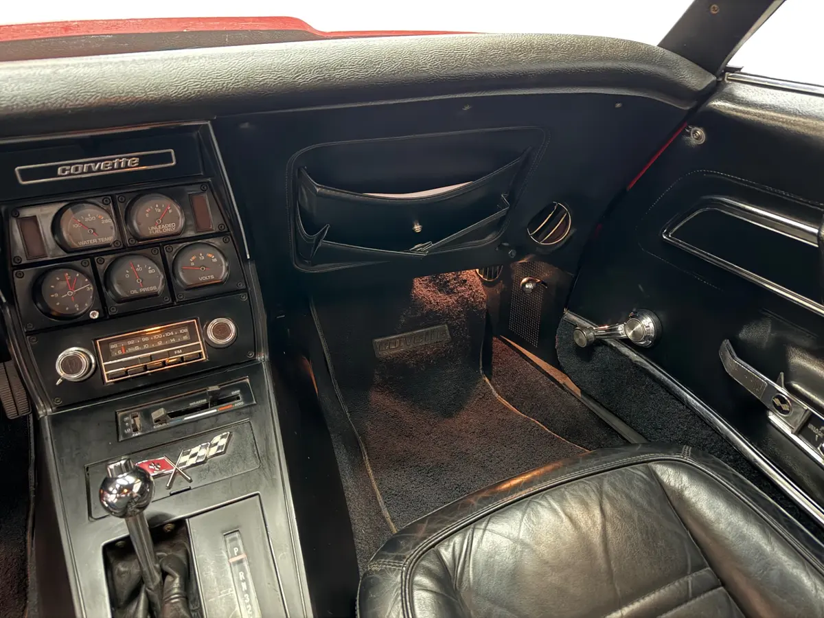 Vehicle photo 24