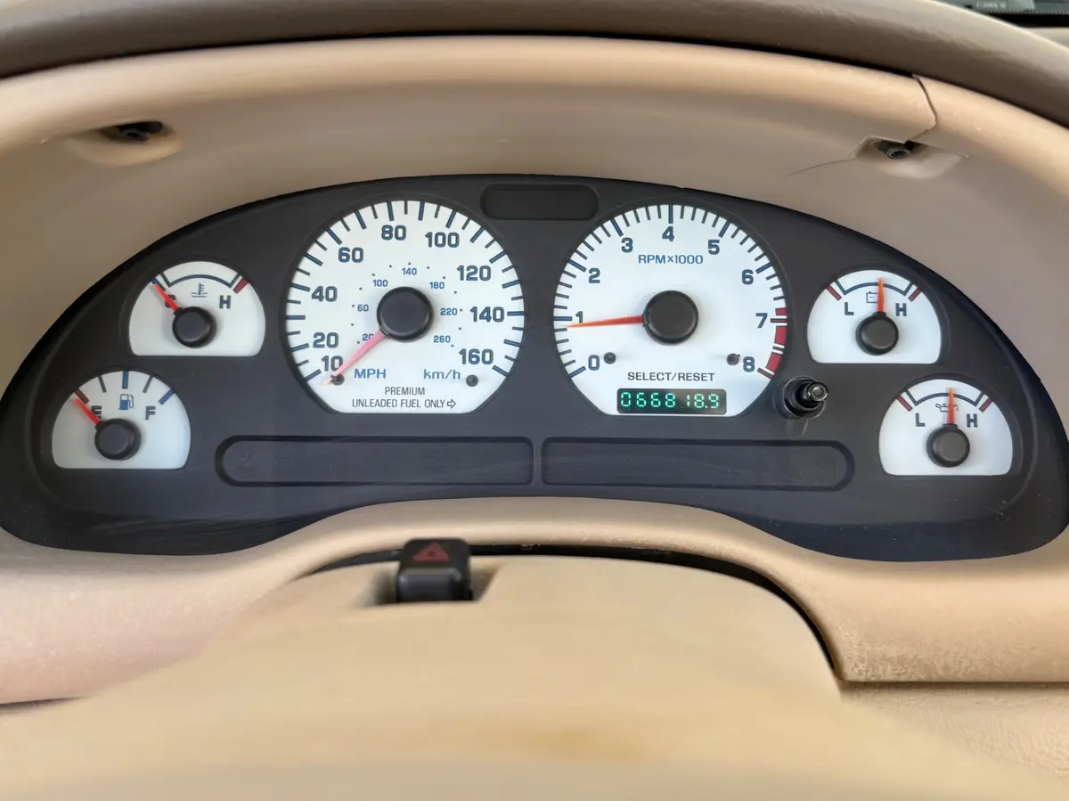 Vehicle photo 43