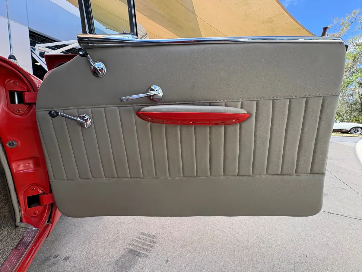 Vehicle photo 35
