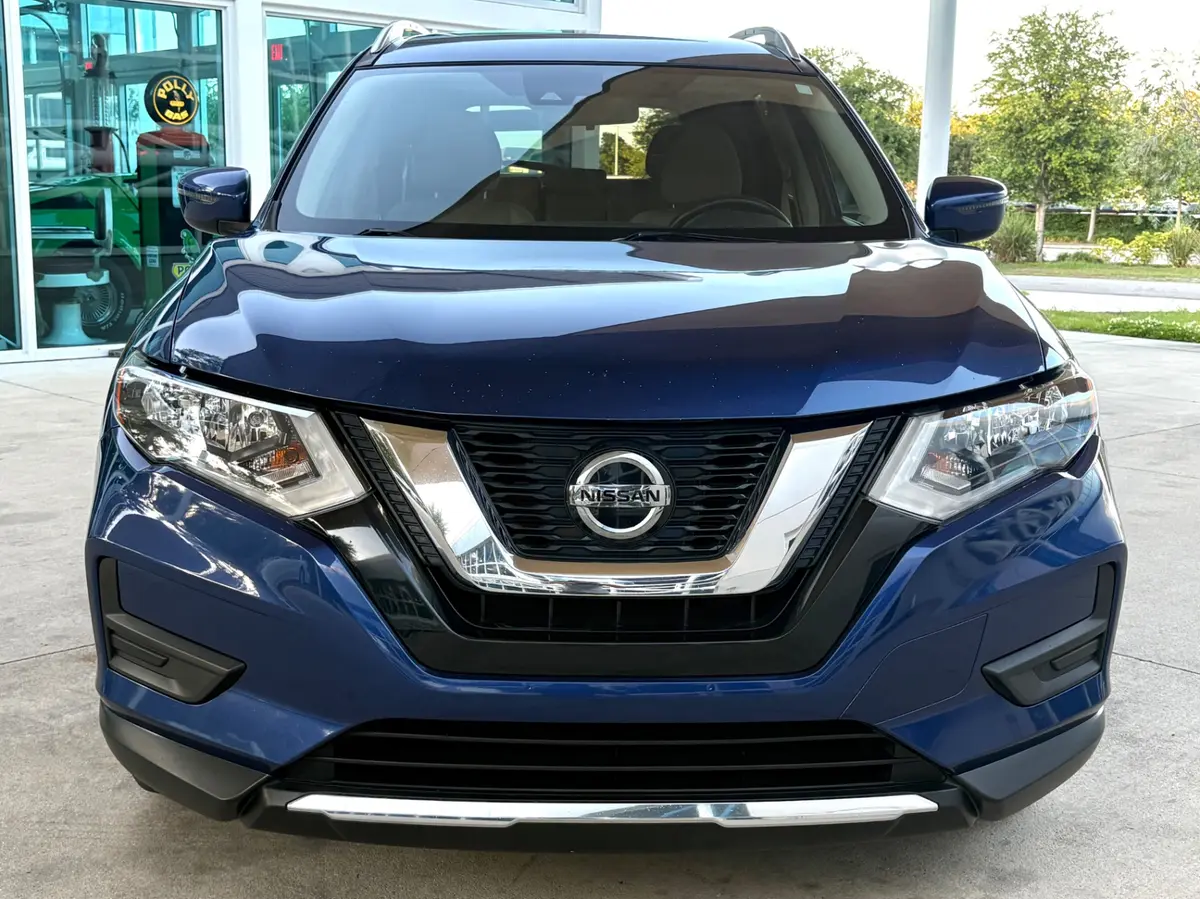 Vehicle photo 2