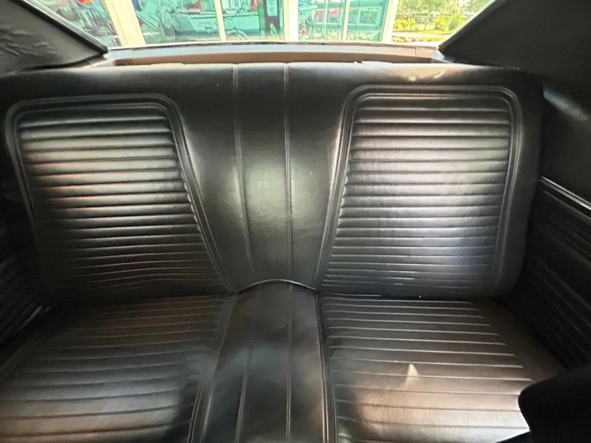 Vehicle photo 34