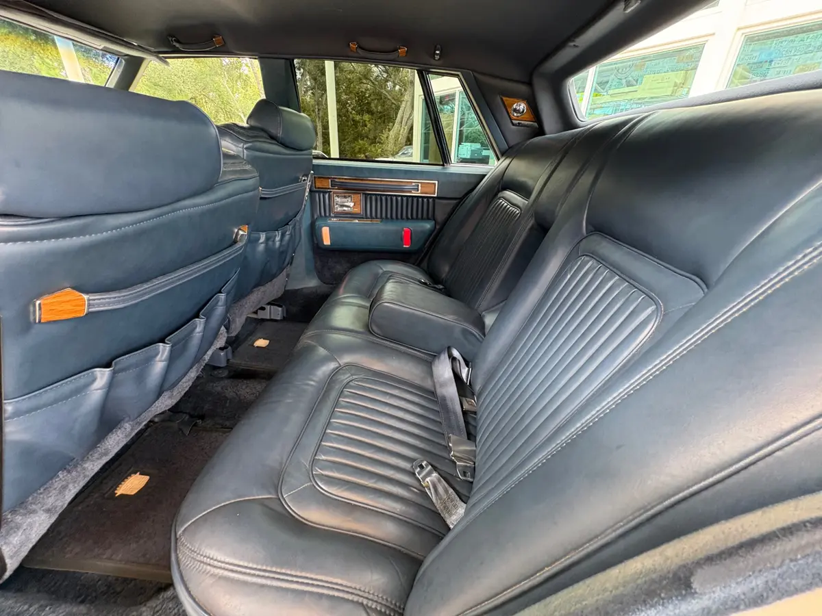 Vehicle photo 40
