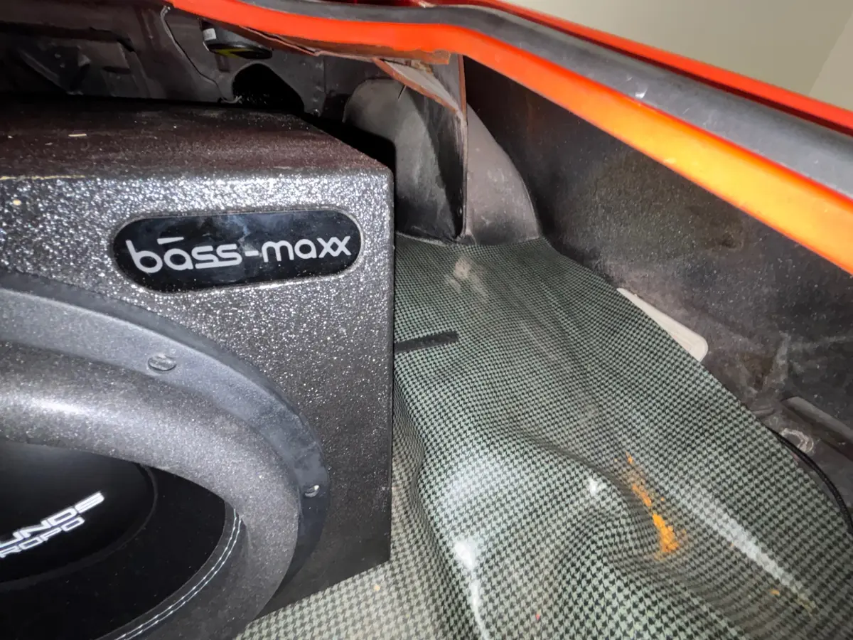 Vehicle photo 34