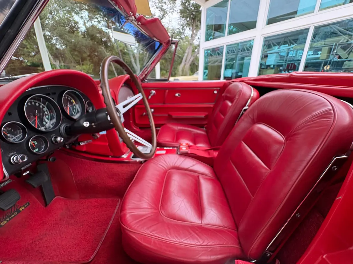 Vehicle photo 44