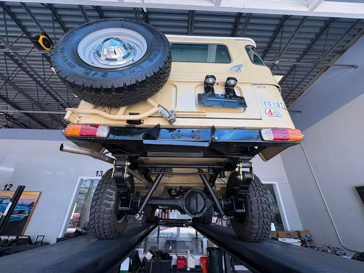 Vehicle photo 42