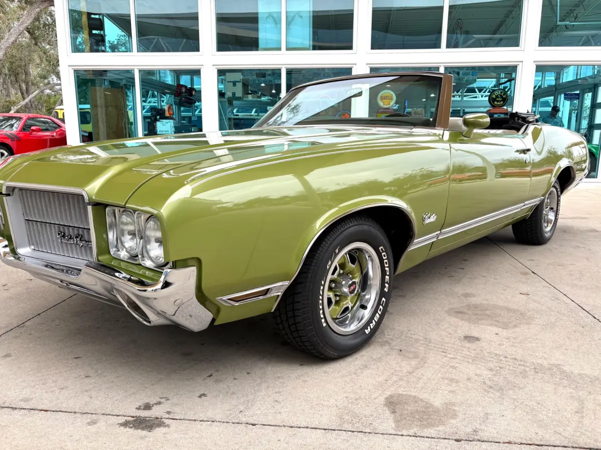 Vehicle photo 12