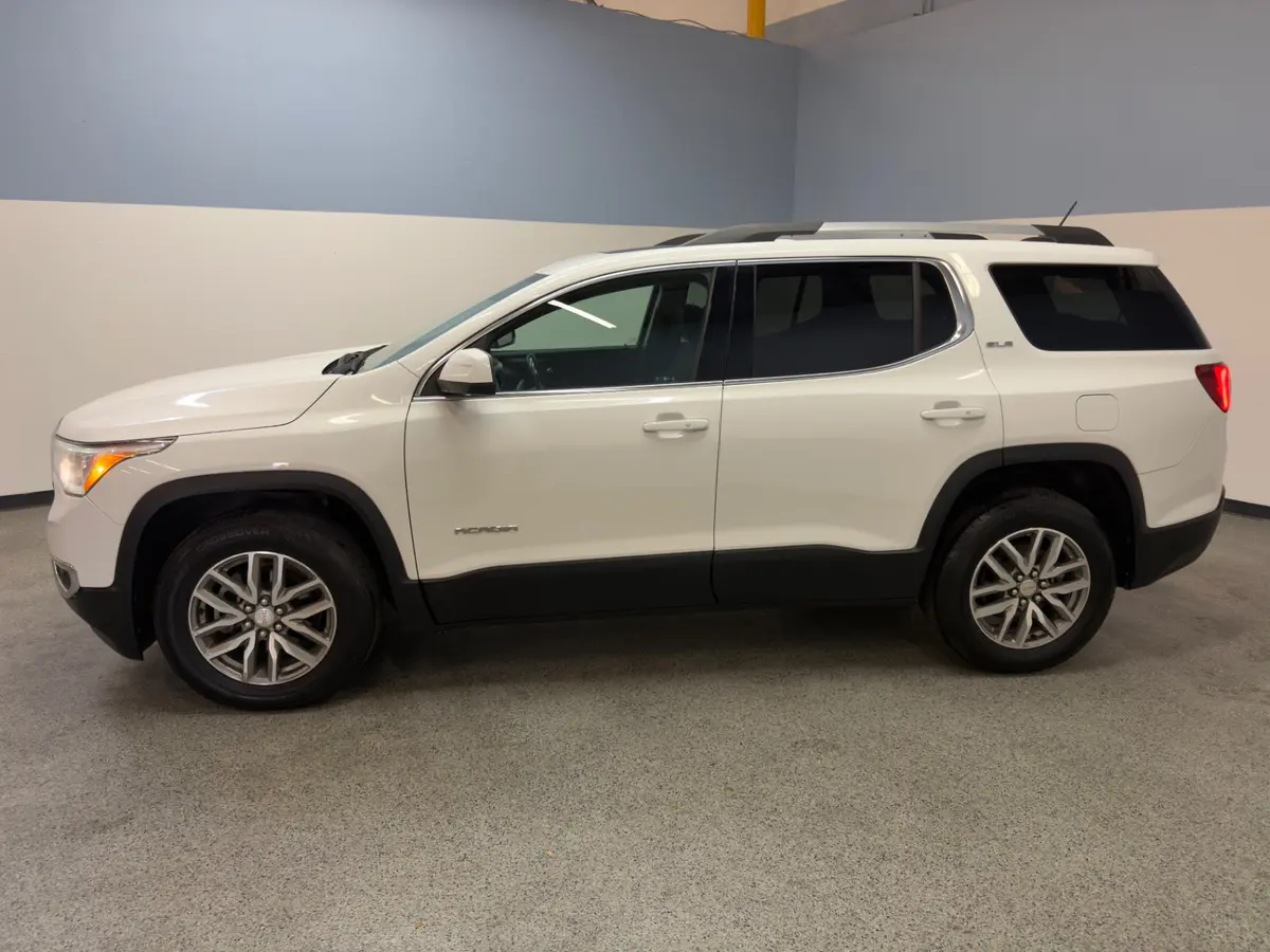 Vehicle photo 3