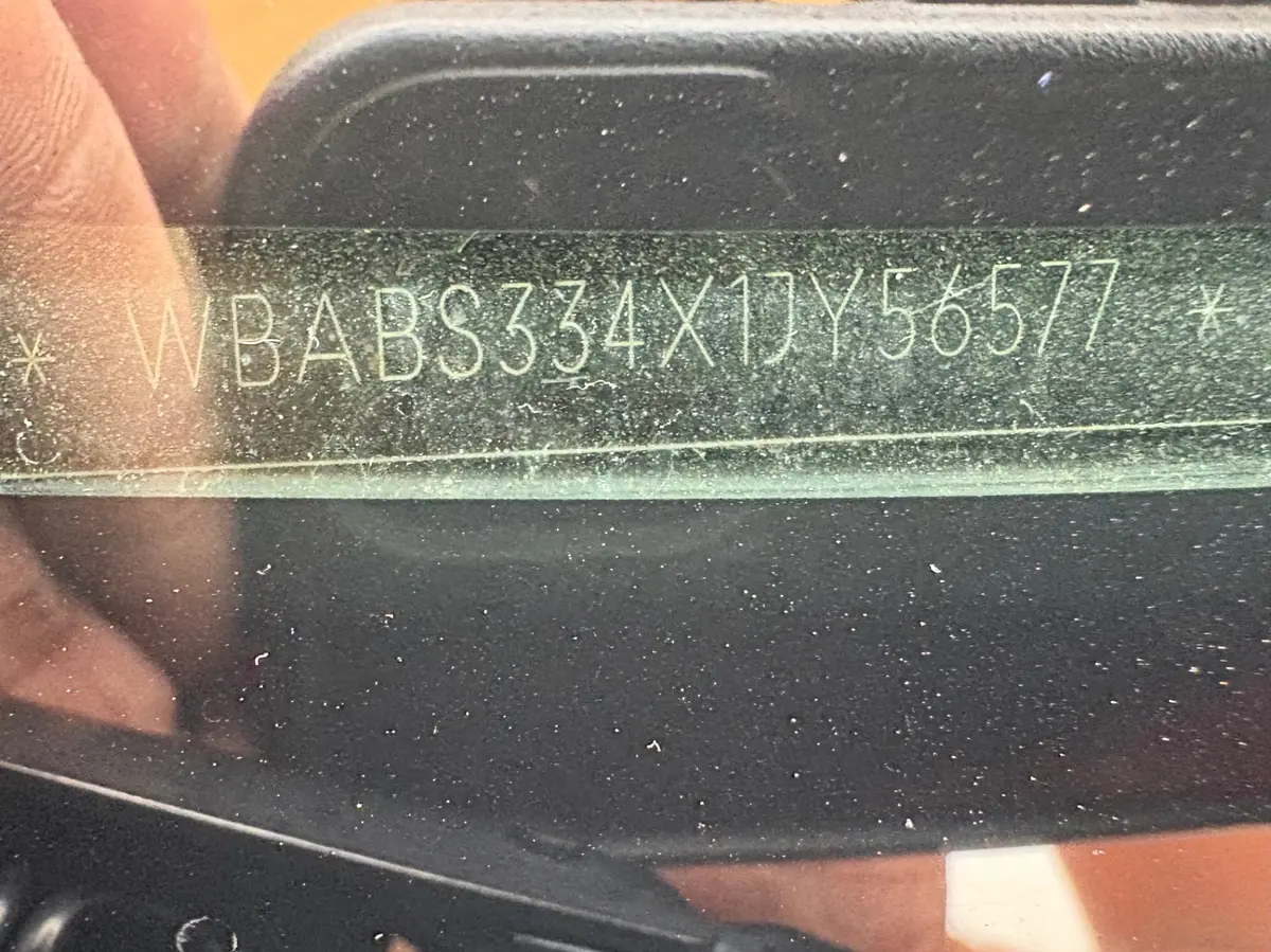 Vehicle photo 25