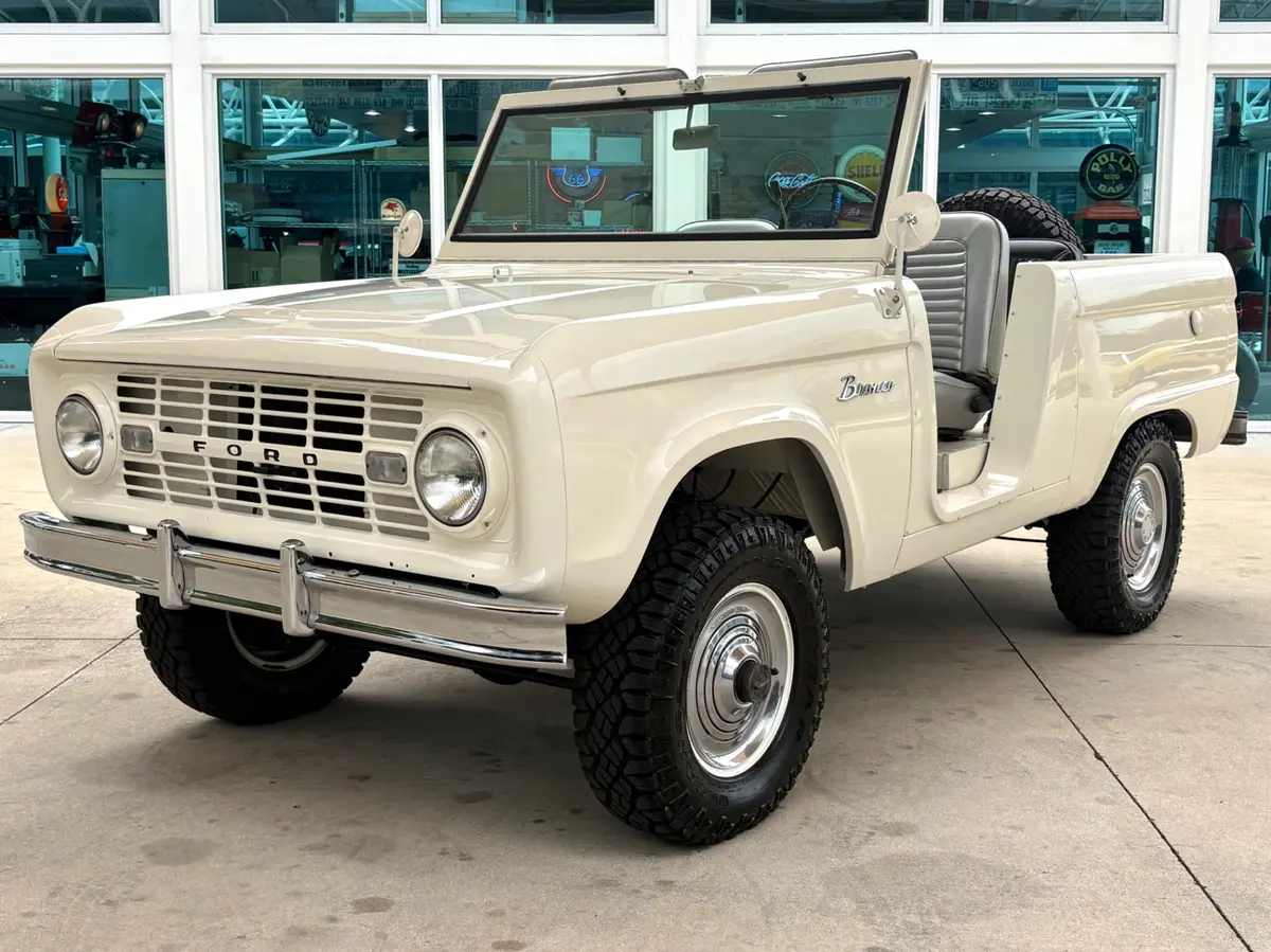 Vehicle photo 1