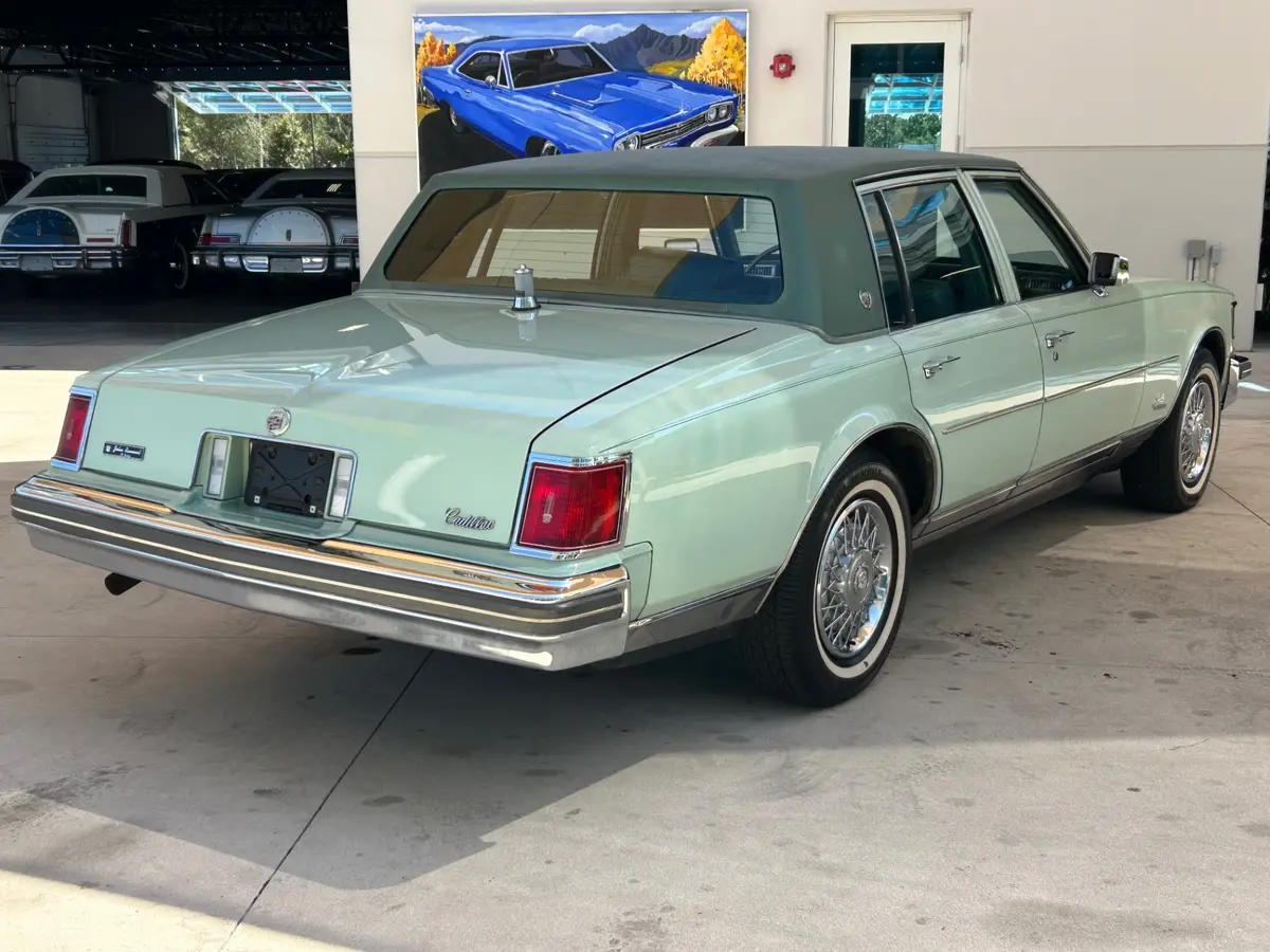 Vehicle photo 5