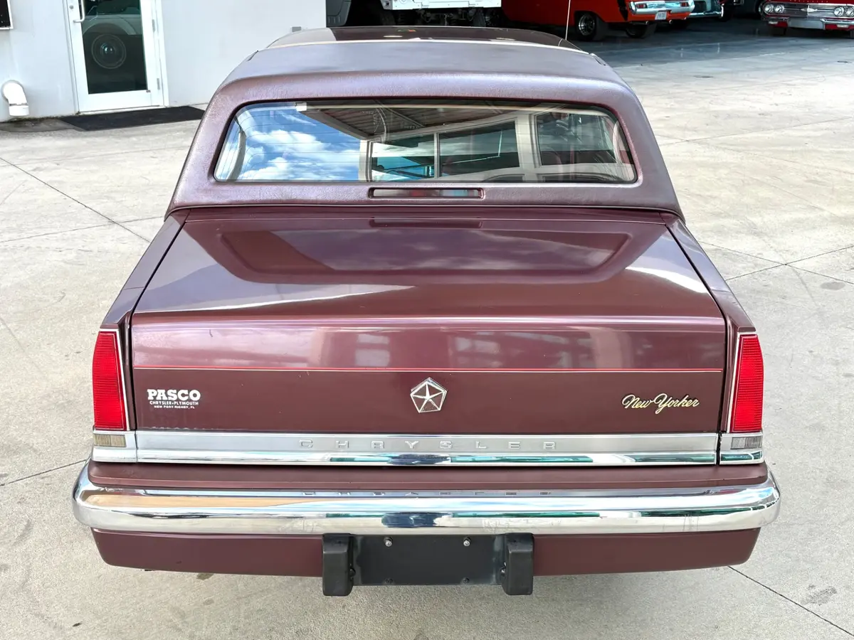 Vehicle photo 8