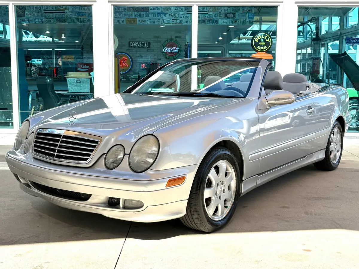 Vehicle photo 1
