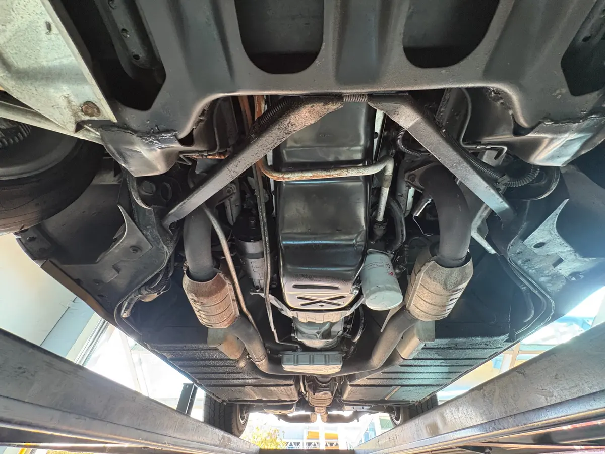 Vehicle photo 49