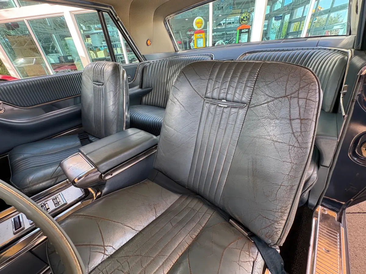 Vehicle photo 34