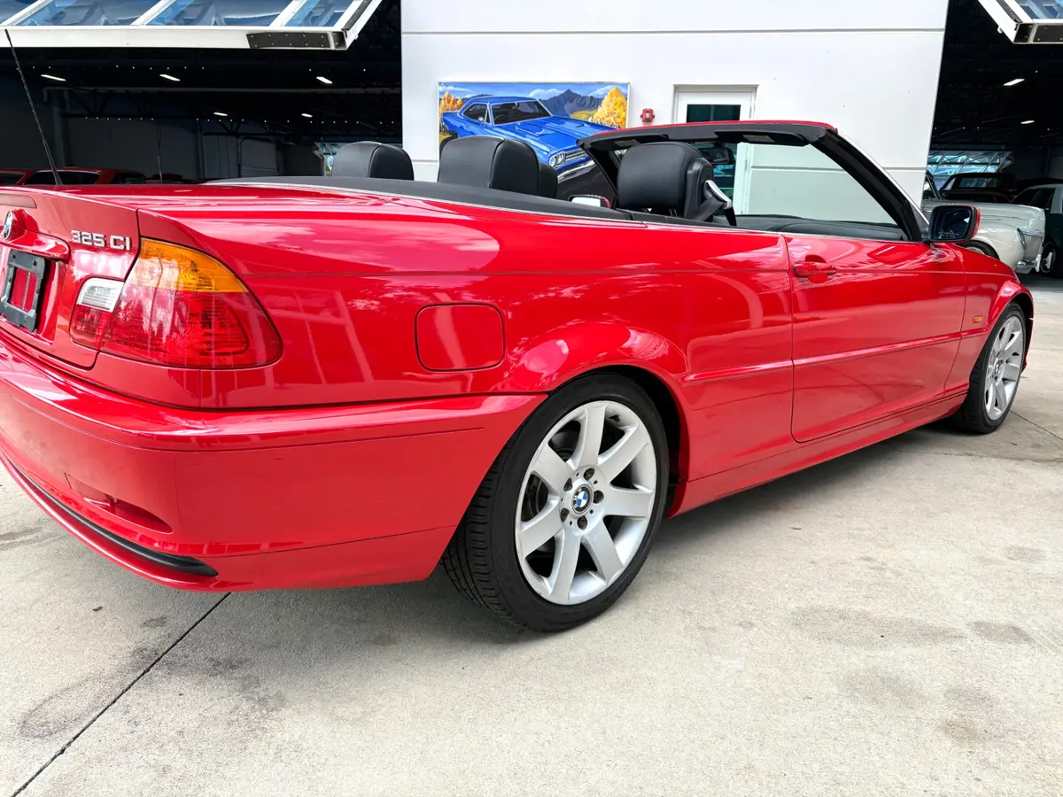 Vehicle photo 16
