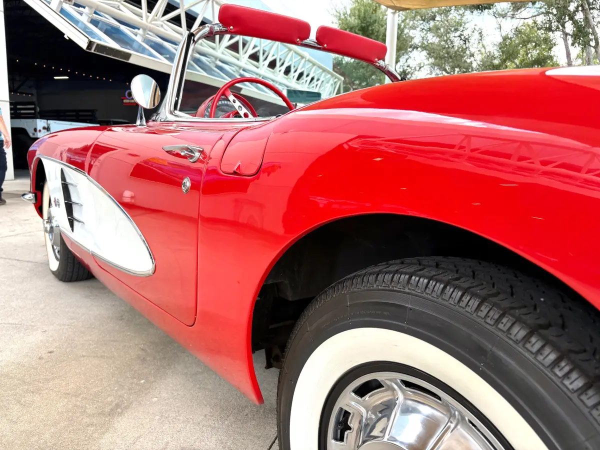 Vehicle photo 15