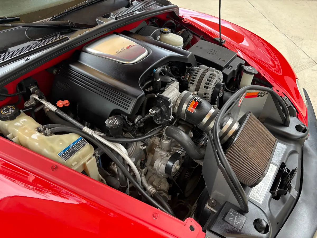 Vehicle photo 26