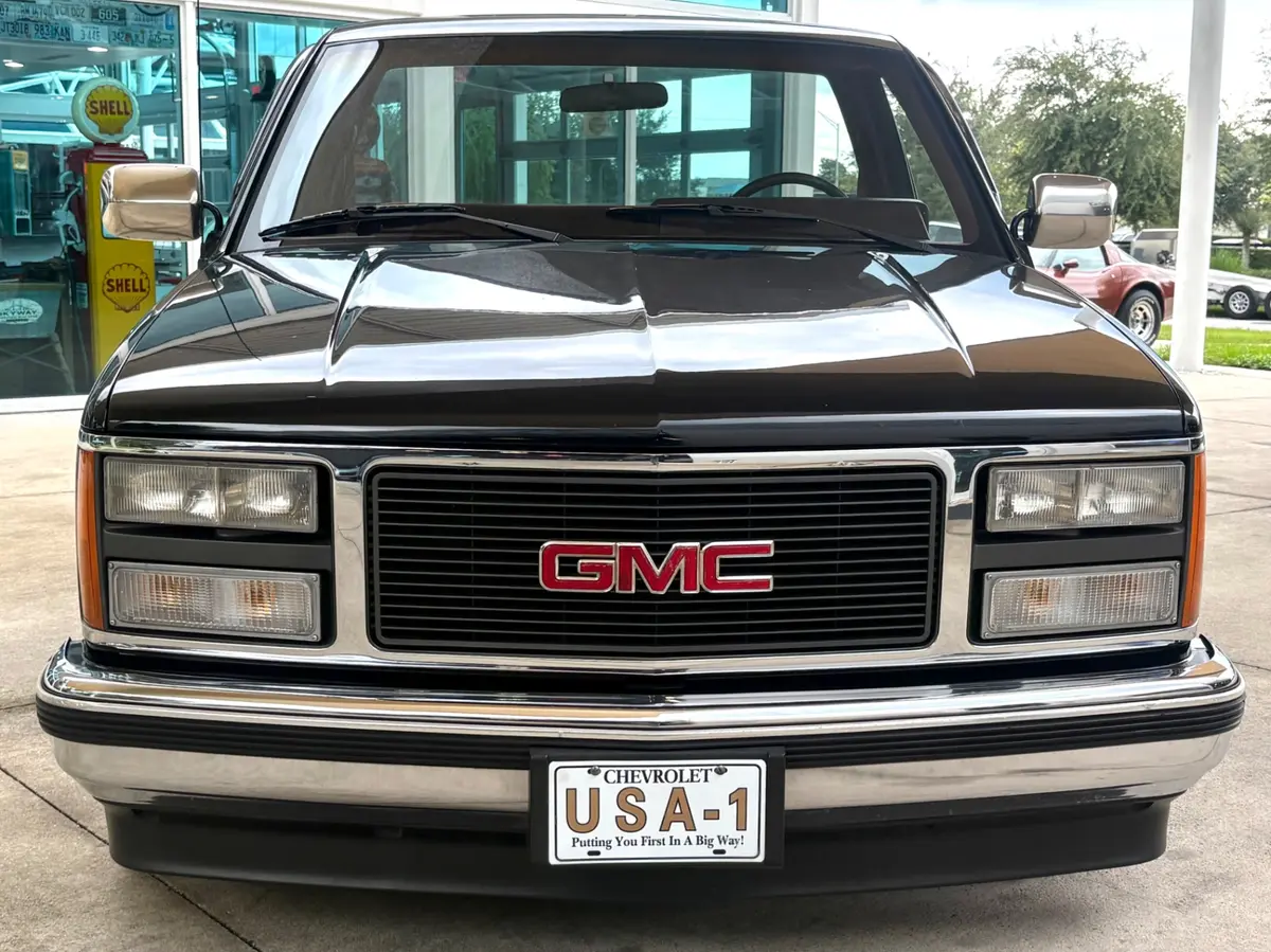 Vehicle photo 2